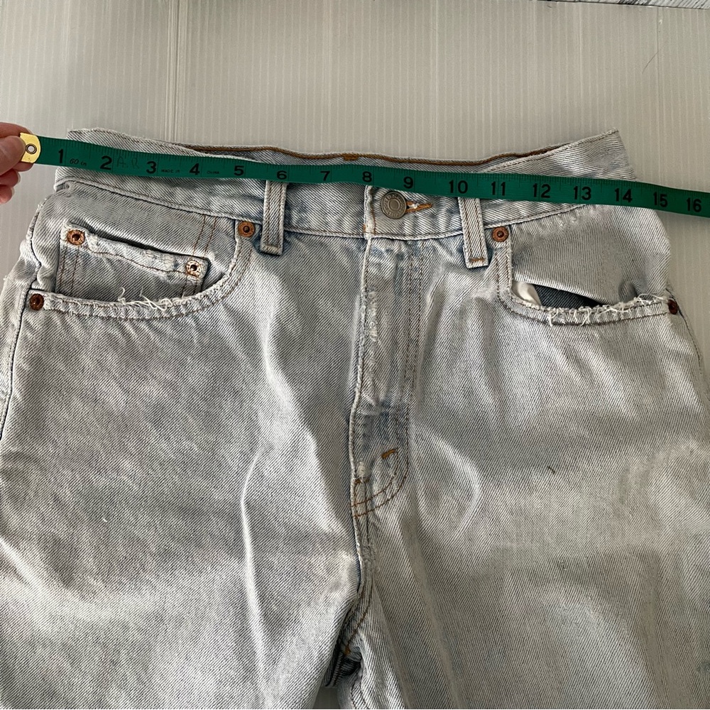 Vintage 505 Levi’s Light Wash High Rise Y2K Bermuda Shorts size 30 - Picture 7 of 8